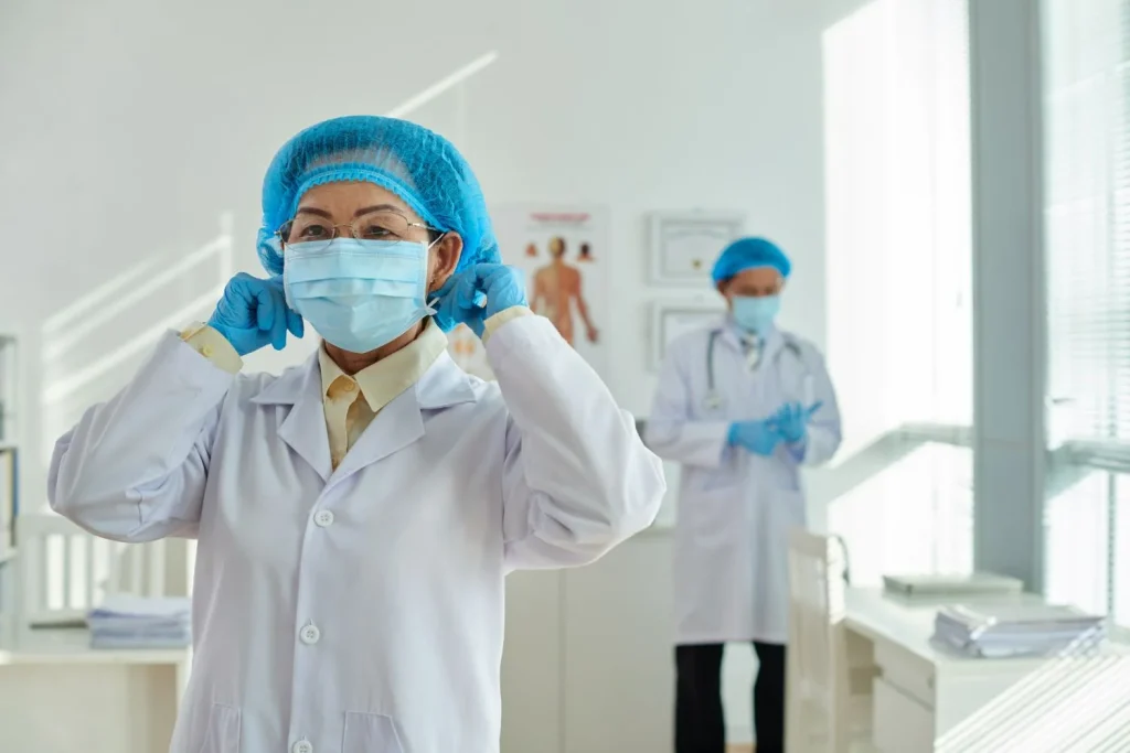 Intip Tugas Harian Perawat Fasilitas Pelabuhan Muda